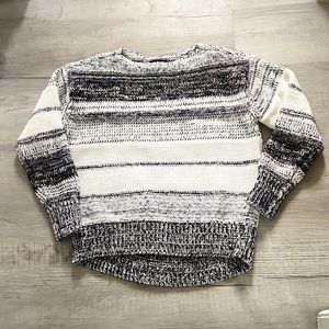 XS black and white dkny oversized sweater